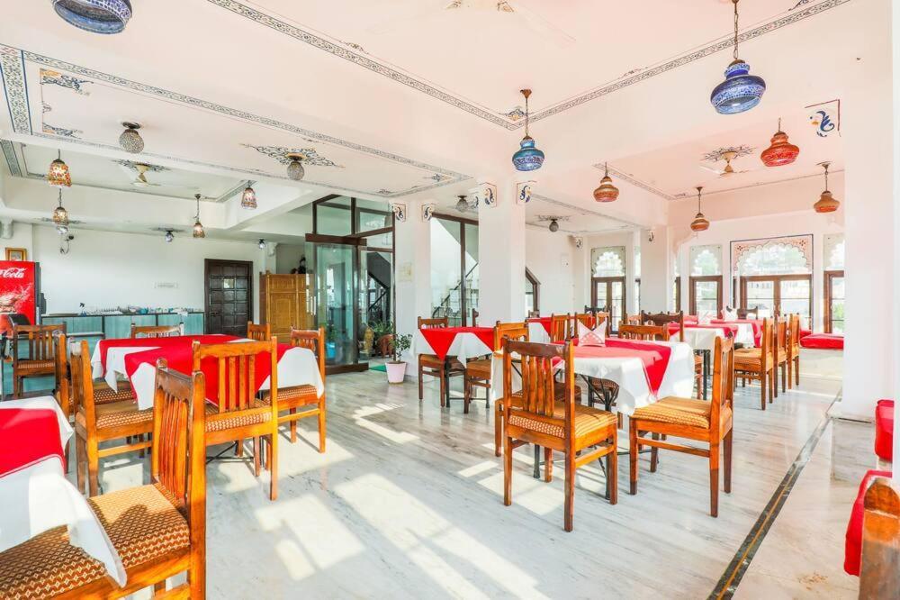 Hotel Pichola Haveli Udaipur Ngoại thất bức ảnh